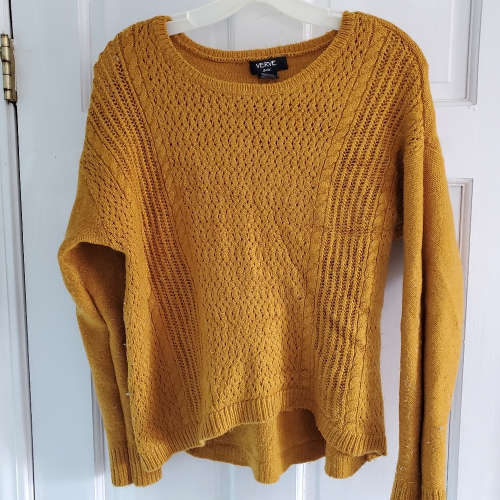 Verve Mustard sweater size l